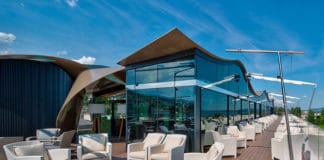 Hotel Beaulac eröffnet Panorama-Lounge-Bar WAVES